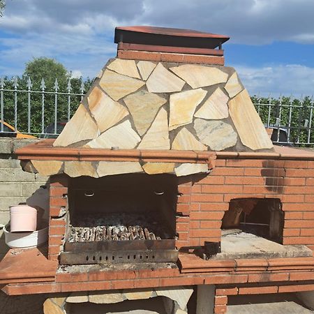 Apartment Roma Tor Vergata Con Giardino Exteriör bild