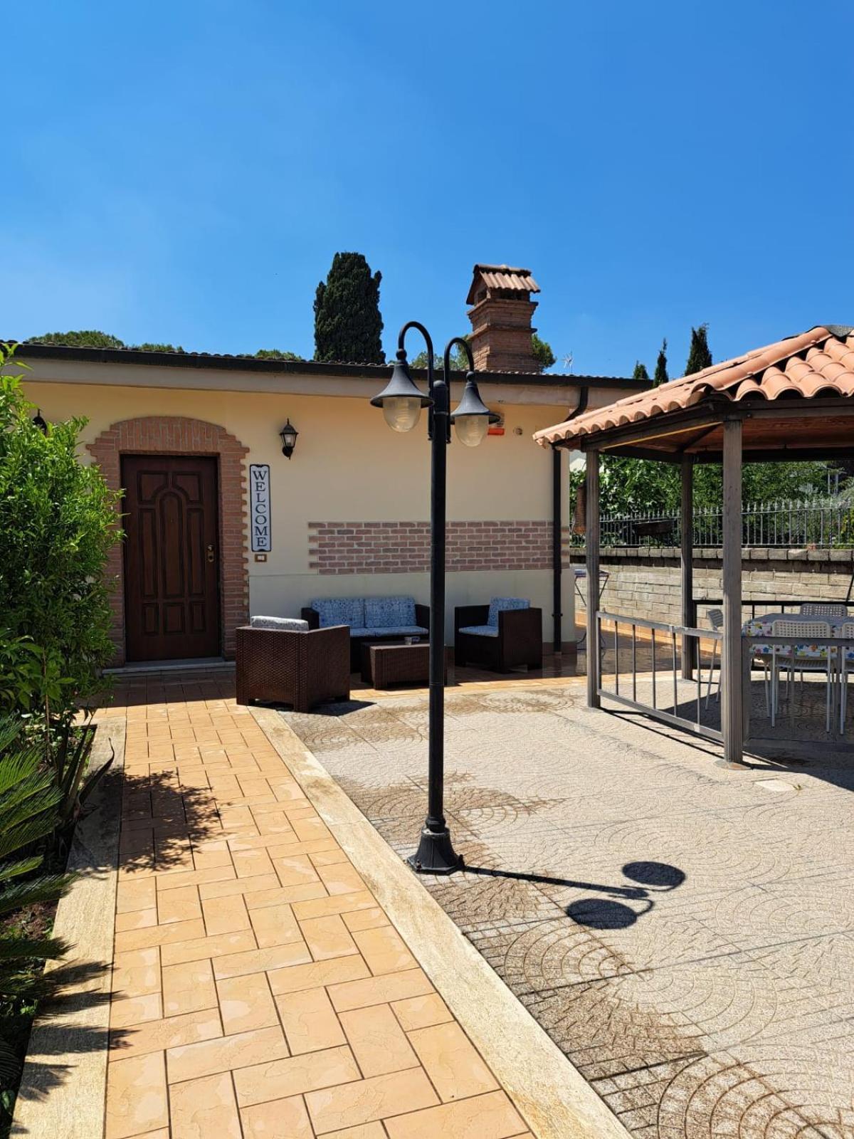 Apartment Roma Tor Vergata Con Giardino Exteriör bild