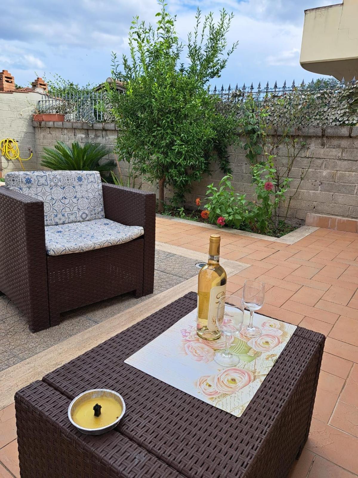 Apartment Roma Tor Vergata Con Giardino Exteriör bild