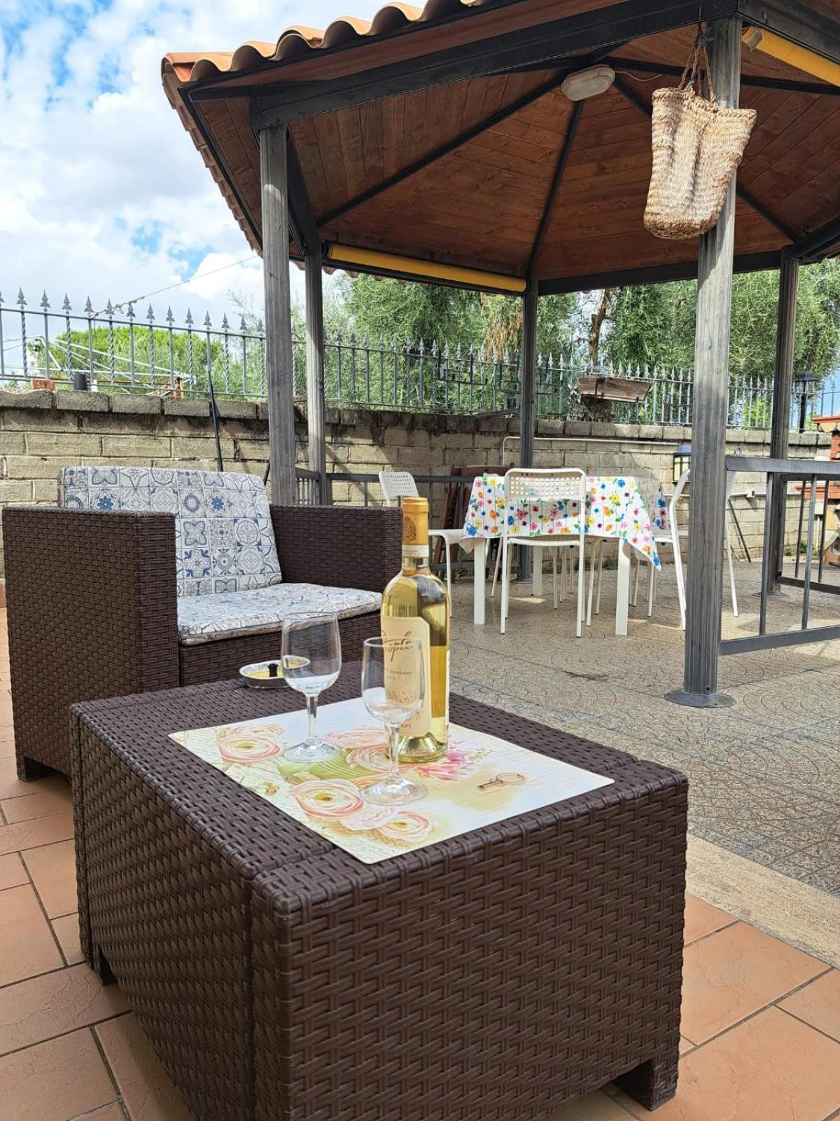 Apartment Roma Tor Vergata Con Giardino Exteriör bild