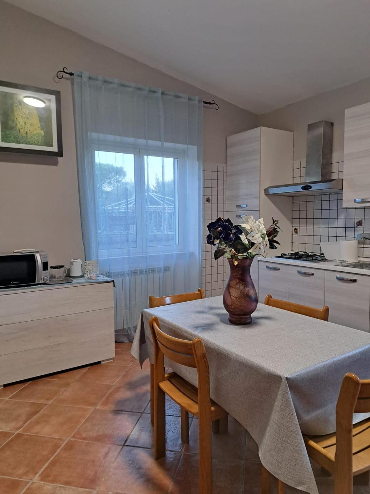 Apartment Roma Tor Vergata Con Giardino Exteriör bild